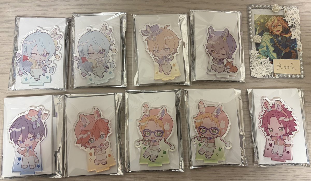 _rerufu_'s tweet photo. @YfpMzMqSHl930De 初めまして、こんばんは。夜分遅くに検索より失礼致します。
纏めての画像で申し訳ありません。当方画像のもの所持しております。雛様がお持ちの英智2点と交換可能なものはございますでしょうか？
ご検討頂けますと幸いです。郵_ https://t.co/93VHdxG8H1