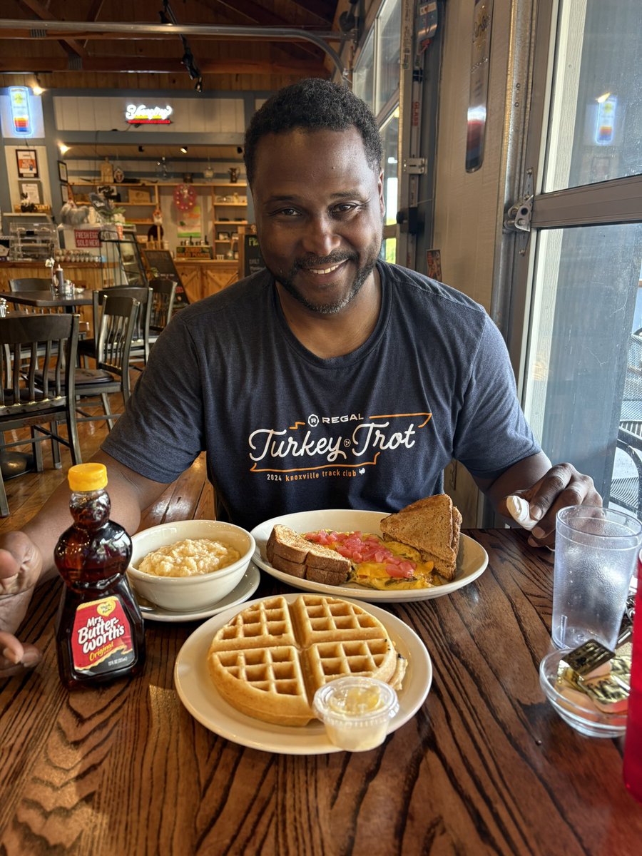 SterlThePearl16's tweet image. Breakfast at The Horn Of Plenty; Um UM GOOD!!!! 😍  #GBO #goodfood #VFL #goodvibes #seeyouatthehorn