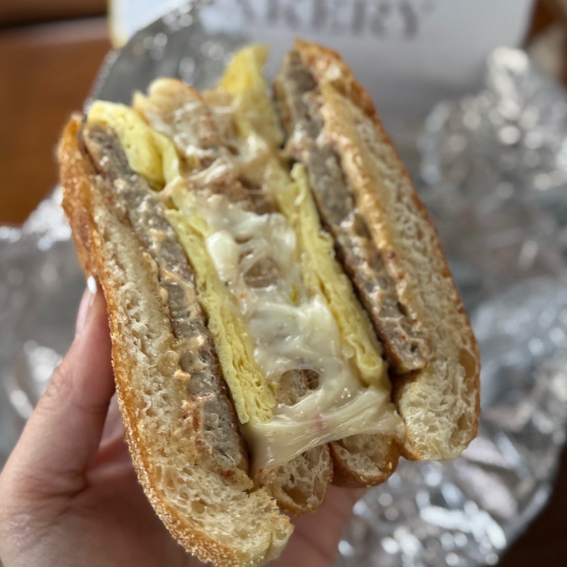 OriginalNFV's tweet image. RP #TheModelBakery
 ·
#Breakfast gets an upgrade with our Model Bakery English Muffin ☀️

@modelbakery #bakery #coffee #pastries #localbakery 
📸: @carizzarose