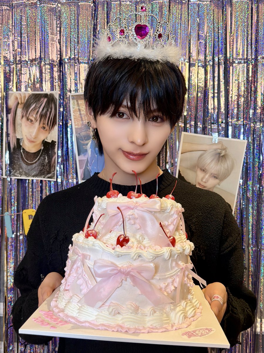 ALL(H)OURS tweet media