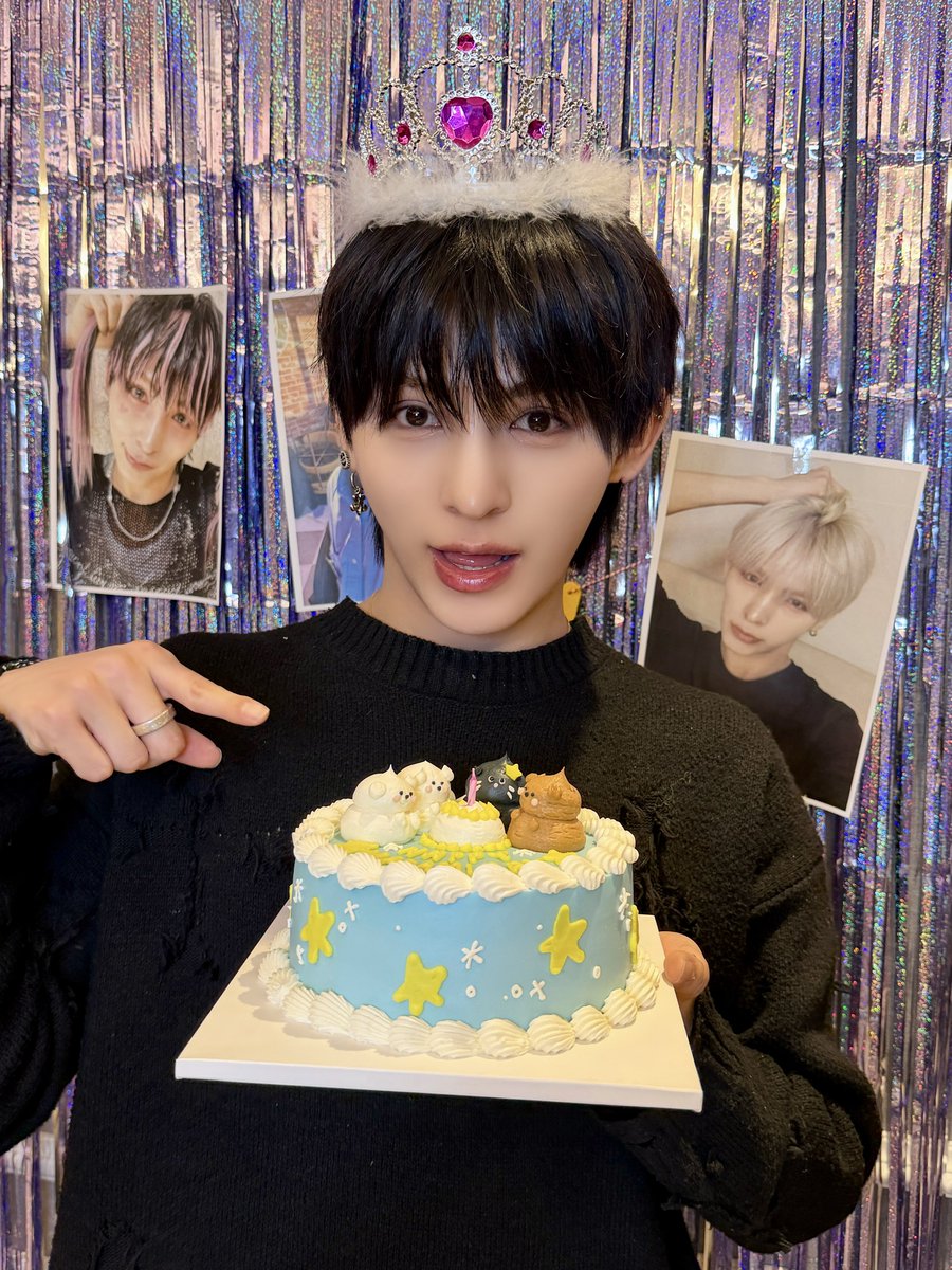 ALL(H)OURS tweet media