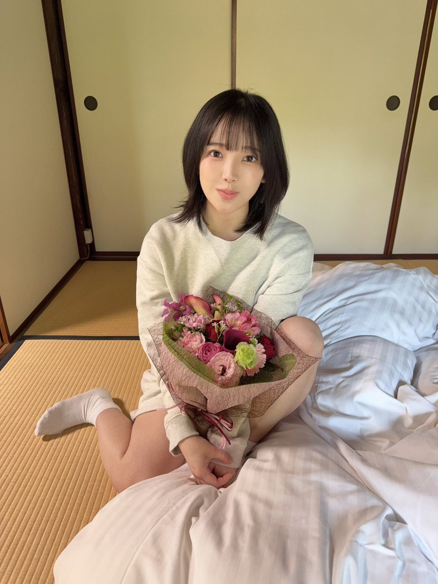 最後の『FLASH』『週刊SPA!』
『アサ芸シークレット』
撮影しました🥰🌸
まだまだ色んな雑誌のラスト撮り下ろし
スケジュールに入ってます❤️‍🔥
#夏にグラビア卒業🎓