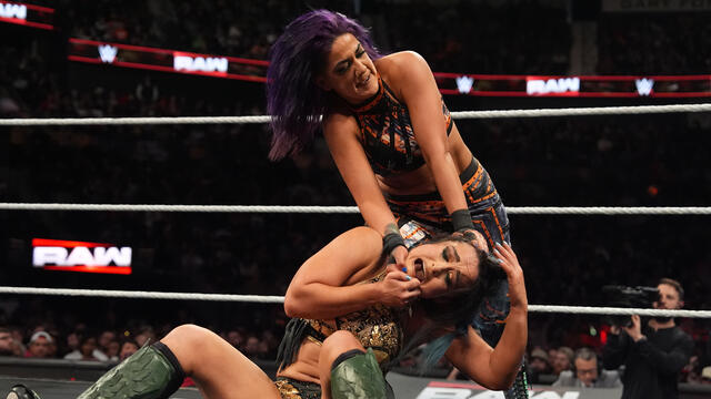 pwd_offl's tweet image. Lyra has faced all Four Horsewomen except Sasha

#WWERaw