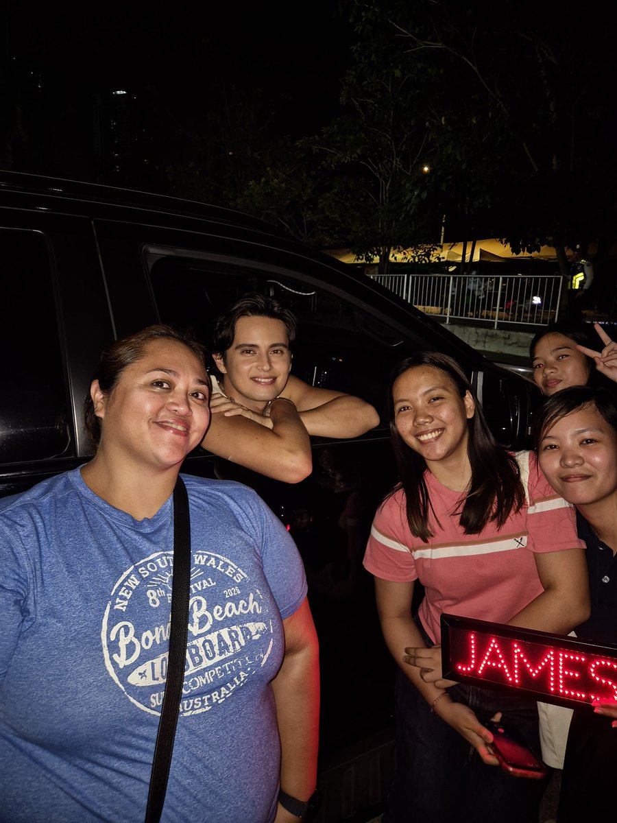 justforj tweet media