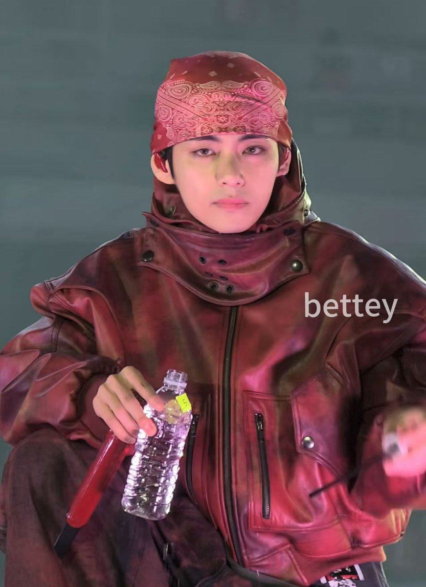 taehyꪜng tweet media