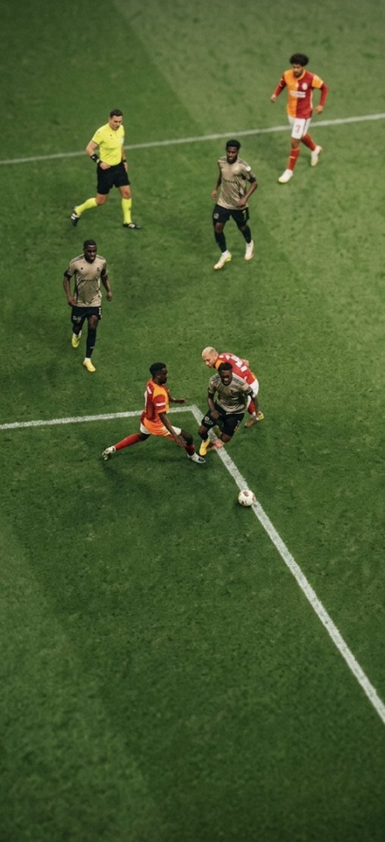 Leroysane tweet media