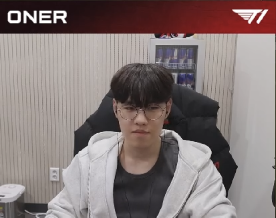 moonjjjunnie's tweet image. no i miss oner tweet today bcos he's here 🥹