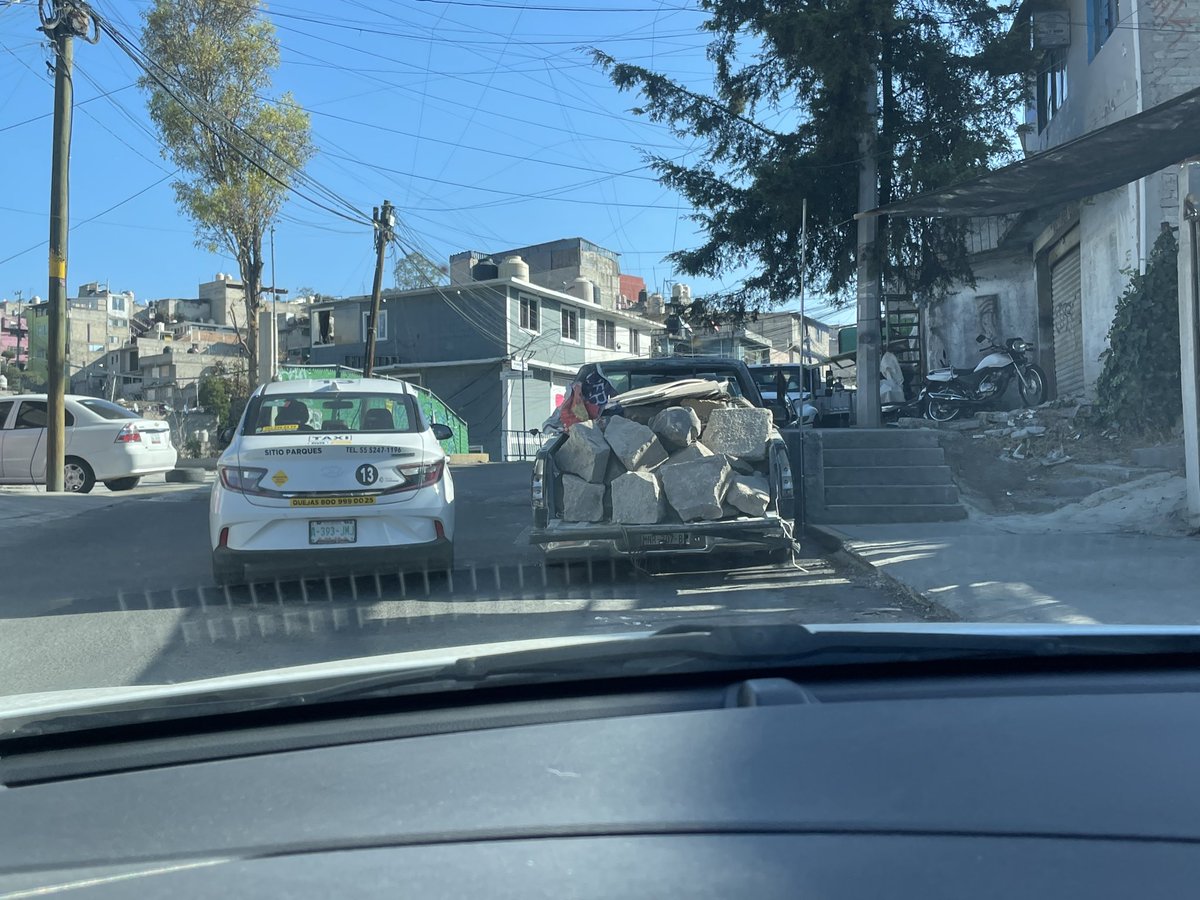 MichFano's tweet photo. @HuixquiGob por favor hagan algo con los camiones de cascajo y fierro viejo en palo solo y av sedesol. Causan caos https://t.co/7EVVngsnbO https://t.co/auSyl70AAP