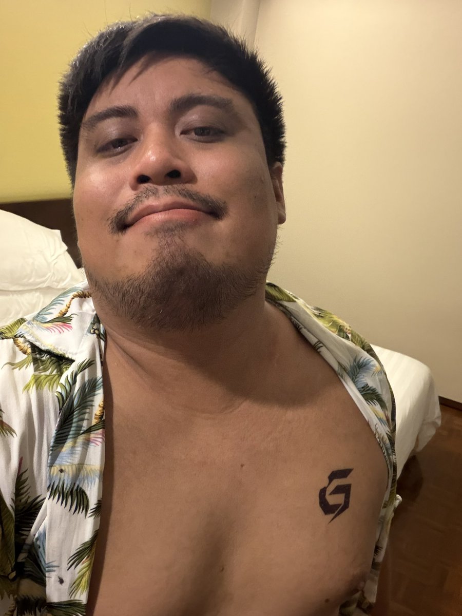 nerdycorpbear's tweet photo. First pool party 💯💦 https://t.co/O6pGZYzvqS