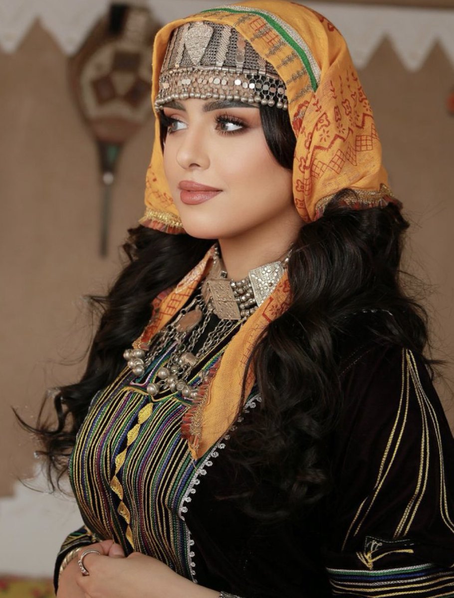 Middle X tweet media