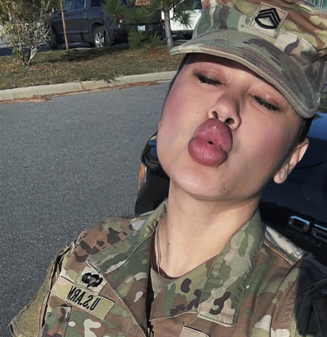 Catherine99908's tweet image. A beautiful 😍 day with a beautiful 😍 woman in cammo 🪖🇺🇸
#usarmy #latinoamérica #fyp #unitedstates #fypシ゚viralシfypシ゚