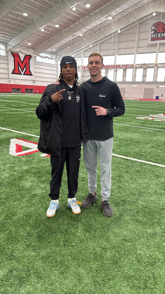 JadynHudson_2's tweet image. Had a great time at @MiamiOHFootball over the weekend. Can’t wait to be back on campus 🦅. #RiseUpRedHawks @CoachZaneRies @DBCoachWhite @Metro7Football @niketaq @I_AM_Worthy99 @Bannekerfball @RedhawksCFSL
