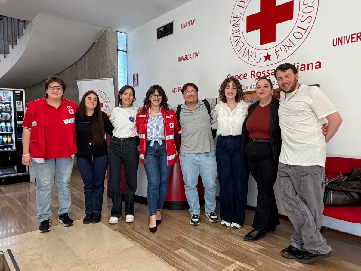 La famiglia della CRI Palermo cresce! 
Benvenuti ai 27 nuovi aspiranti volontari che hanno superato gli esami dopo un mese e mezzo di formazione intensa su DIU, Strategia 2030 e Primo Soccorso. Pronti per il tirocinio! 🚑💪
#CroceRossa #CRIPalermo #Volontariato #UnItaliaCheAiuta