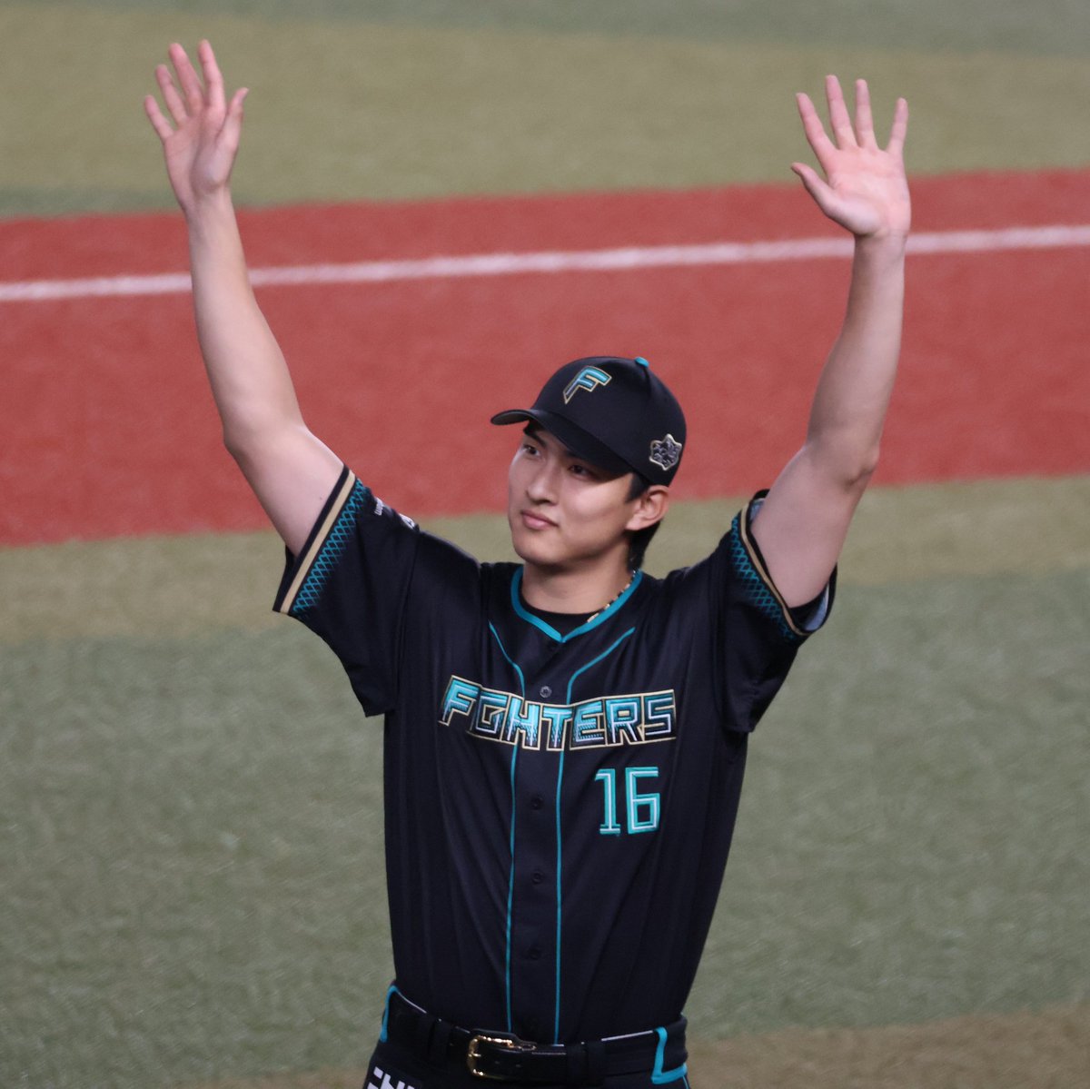 Photo_onka's tweet photo. 今シーズン1勝目おめでとう！！
2026.4.14
 #達孝太 #lovefighters https://t.co/bBhopMASV5