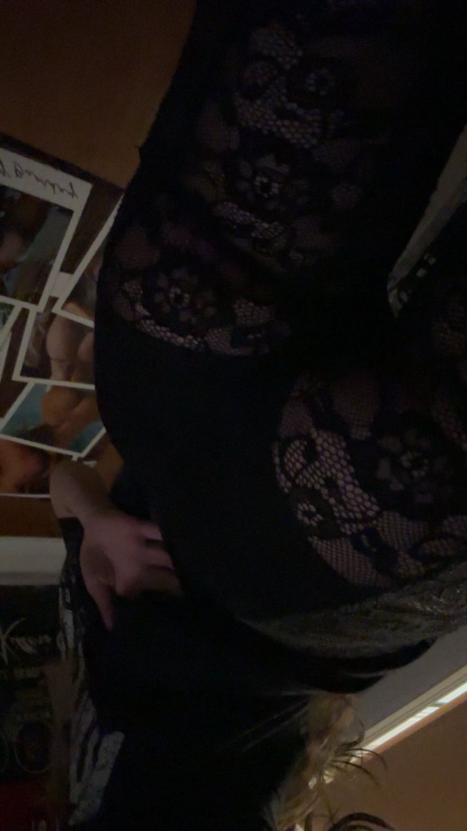 ravensynns's tweet photo. cake for breakfast?? #cake #ass #gothgirl https://t.co/niWB5iwsMk