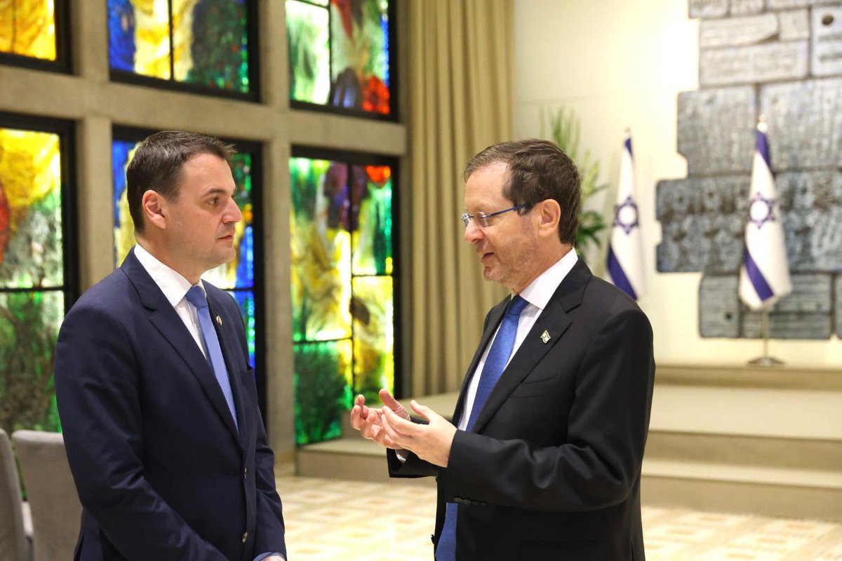 Ministerstvo zahraničních věcí tweet media