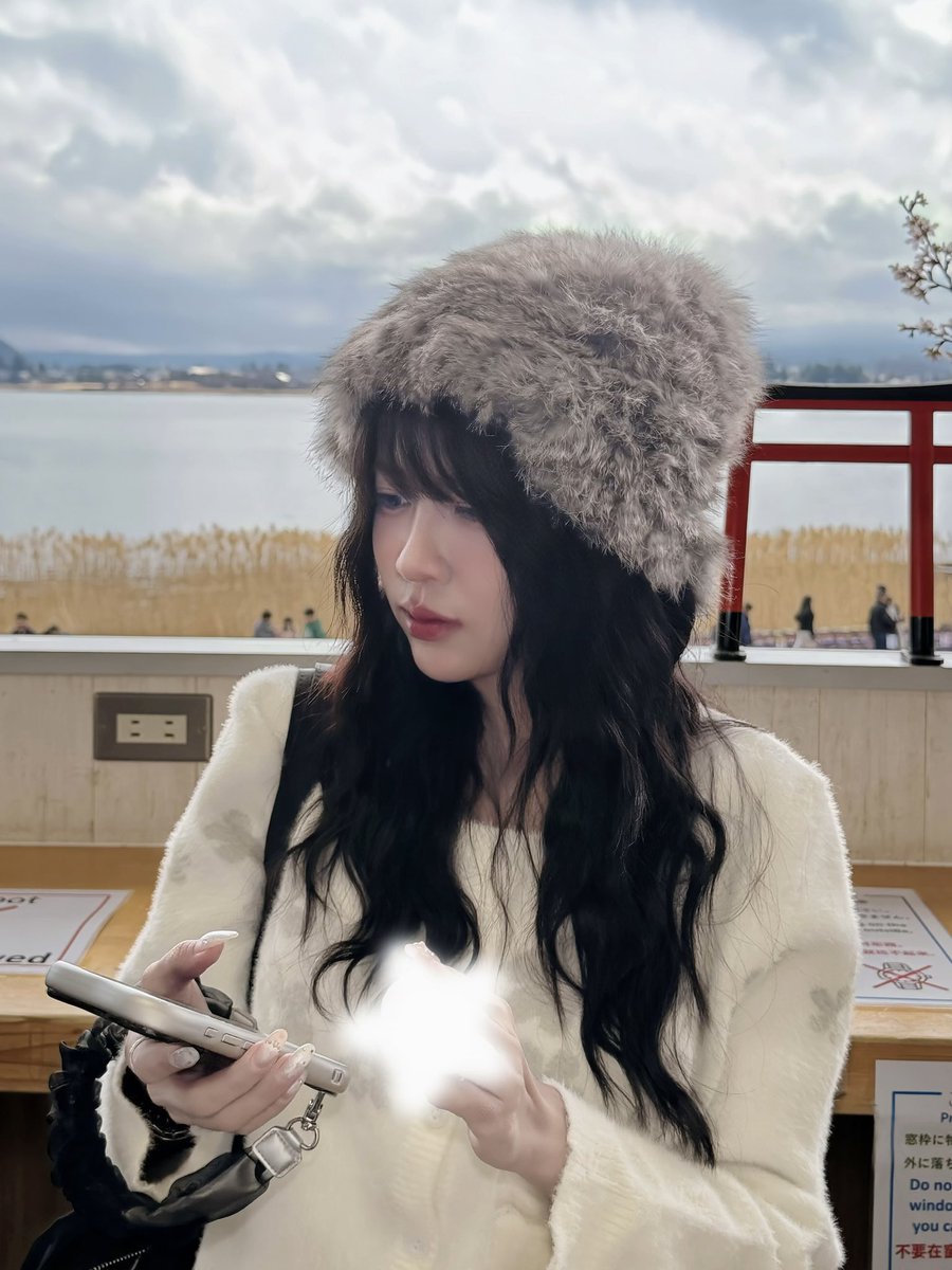 ล่าสุดสดๆร้อนๆ โดนจอนรูปไปเจน ai ตั้งดิสคุยกับใครไปเรื่อย แล้วคนได้รูปก็มาจากในนี้นี่แหละ เพราะนี่ยังไม่เคยลงที่อื่นเลน ทำไมถึงคิดว่าเจน ai รูปคนอื่นแล้วคนจะจับไม่ได้