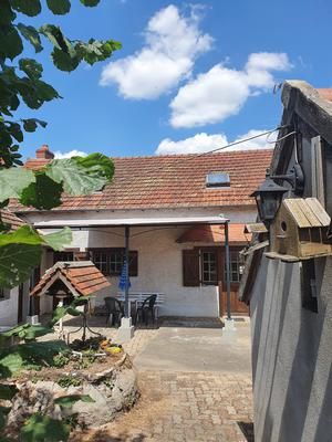 france_images's tweet image. House for sale  close to all amenities, bakery, pharmacy, hairdressers, presse - tabac, primary &amp;amp; secondary schools, post office &amp;amp; bus stop a few minutes walk Auvergne, Allier buff.ly/tlbYnnv

#France 🇫🇷 #FranceProperty #FrenchProperty #FrenchRealEstate #PropertyForSale