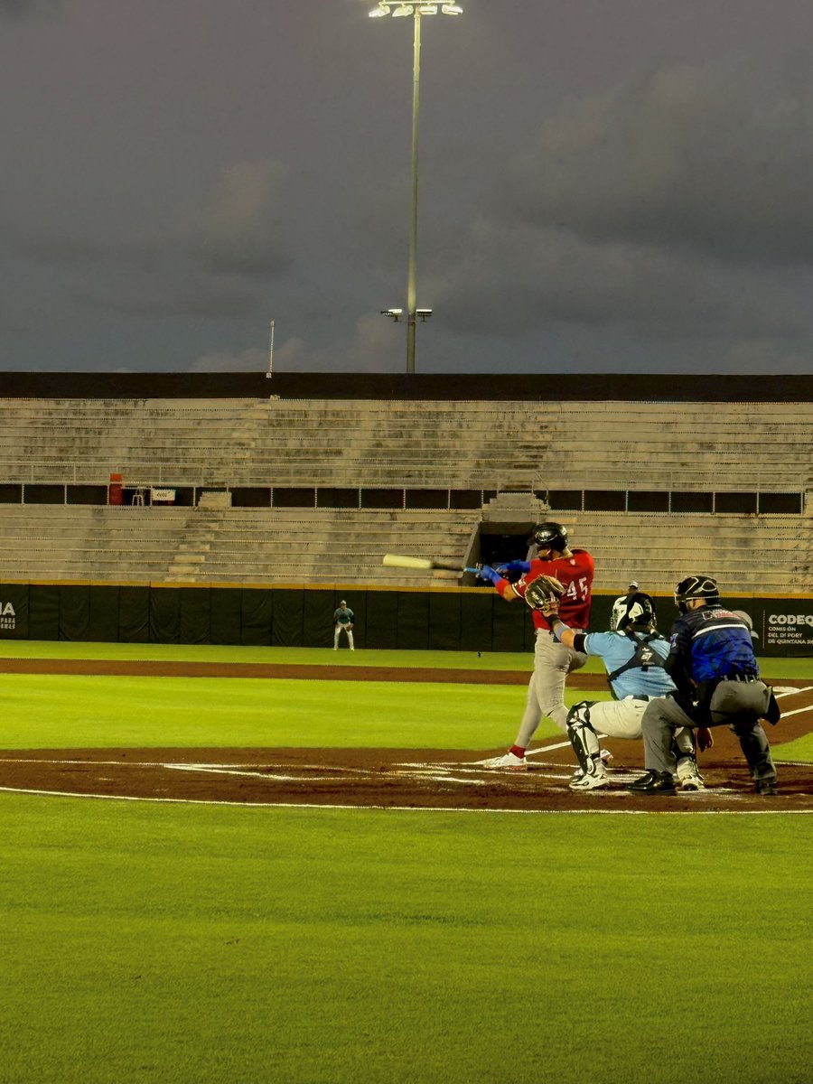 jardinizquierdo's tweet image. #SpringTraining | #LMB ⚾️
🐯 @tigresqroficial concluyó 28 días de pretemporada, con el ultimo duelo ante @LosPiratasMx 🏴‍☠️ en el Estadio Sherwin-Williams Beto Ávila 🏟️🔥
💣 Carlos Castro conectó su 5° HR

El Spring Training termina…pero  una nueva historia está por comenzar⚾️🔥