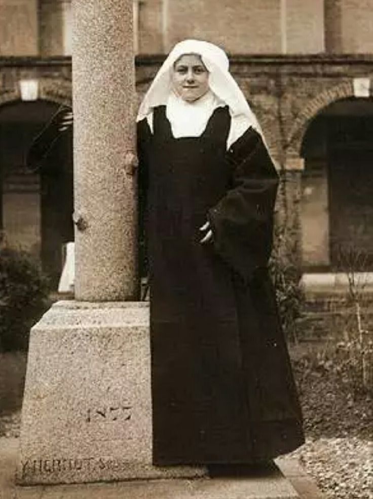 Soy un simple sacerdote católico. Y sí, tengo criterio: el de la Iglesia.

No necesito inventarme uno propio. Libremente he elegido pensar con ella, creer con ella y vivir con ella. Porque sé que no me pertenezco a mí mismo, sino a Cristo en su Iglesia.

Puedo equivocarme en