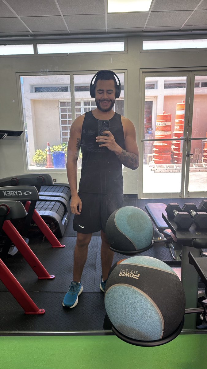 Malo del cuento🇵🇷 tweet media