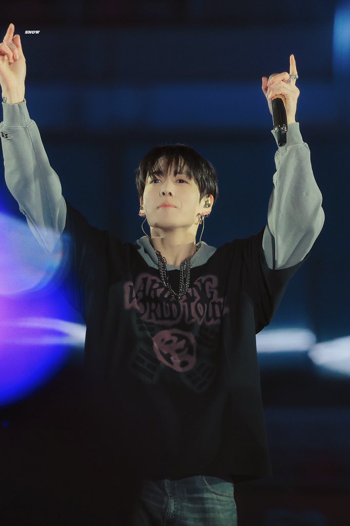 SNOW.🐾 tweet media