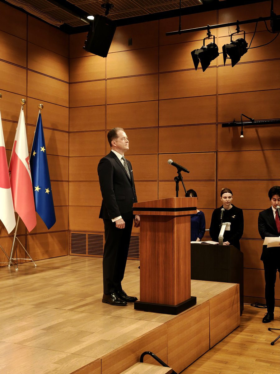 ZOPOT_w_TOKIO's tweet photo. Dziśmieliśmy zaszczyt uczestniczyć w przyjęciu w Ambasadzie RP, zorganizowanym z okazji wizyty w Japonii Pana Premiera Donalda Tuska.
To było ważne i poruszające spotkanie,  przypominające o sile więzi łączących 🇵🇱 i 🇯🇵.
Panie Ambasadorze, serdecznie dziękujemy za zaproszenie!✨ https://t.co/JhSRdIiUXr