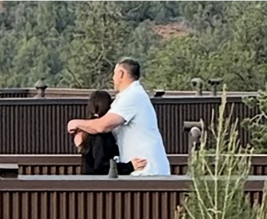 RealJAGOS's tweet photo. @ArmandoSalguero When the NFL refs walk out next month, this is how Vrabel plans
@CoachVrabel50 to ‘hold’ the replacement officials accountable.
Russini @DMRussini already practicing the ‘illegal use of hands’ penalty… from both sides. https://t.co/czUTQxqBoN