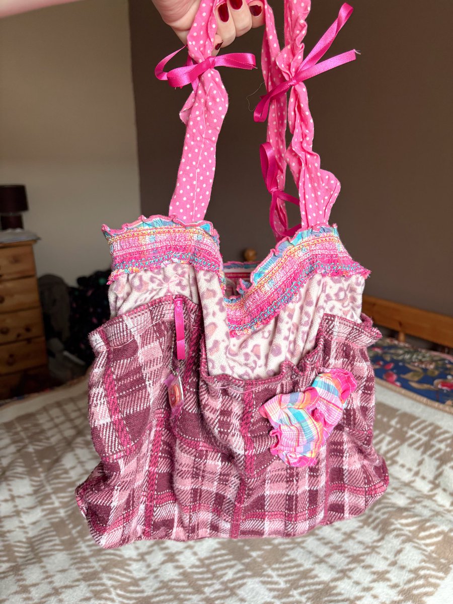 bambi! 🍓 tweet media