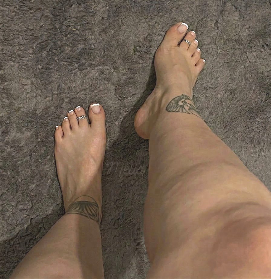 Mélia la Terreur tweet media