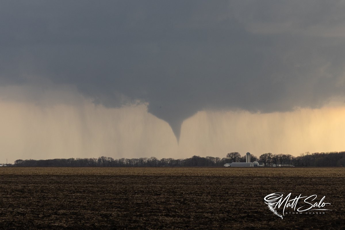 TwisterGeeks's tweet image. Here are a few photos from yesterday's chase in southern MN (4/13/2026).  There were multiple tornadoes in the Truman/Lewisville/Amboy area. It was a slow moving storm that kept cycling and dropping tornadoes.
#mnwx #tornado #mn #truman #amboy #twistergeeks