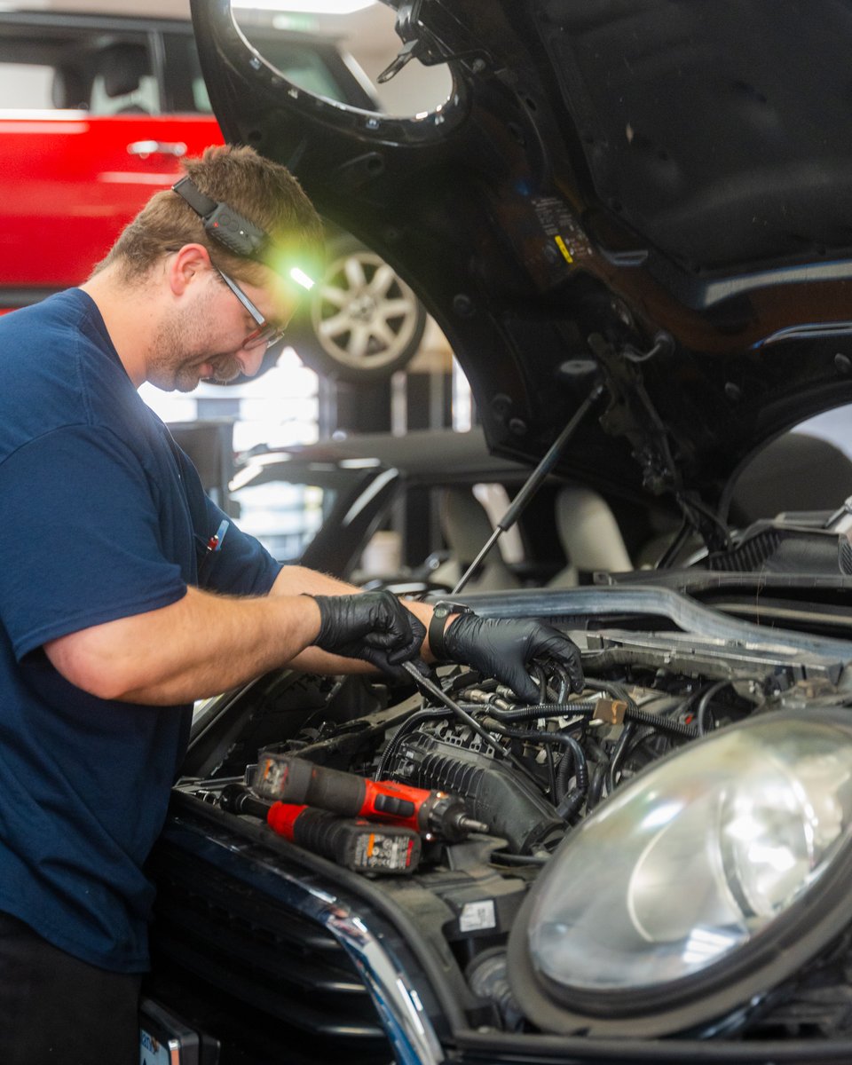 MINI_Warwick's tweet image. Adventure starts with a smooth ride. ☀️

Bring your MINI into our expert Technicians to make sure it’s dialed in and ready for every summer mile ahead. 🚗💨 #MINI #MINIOfWarwick