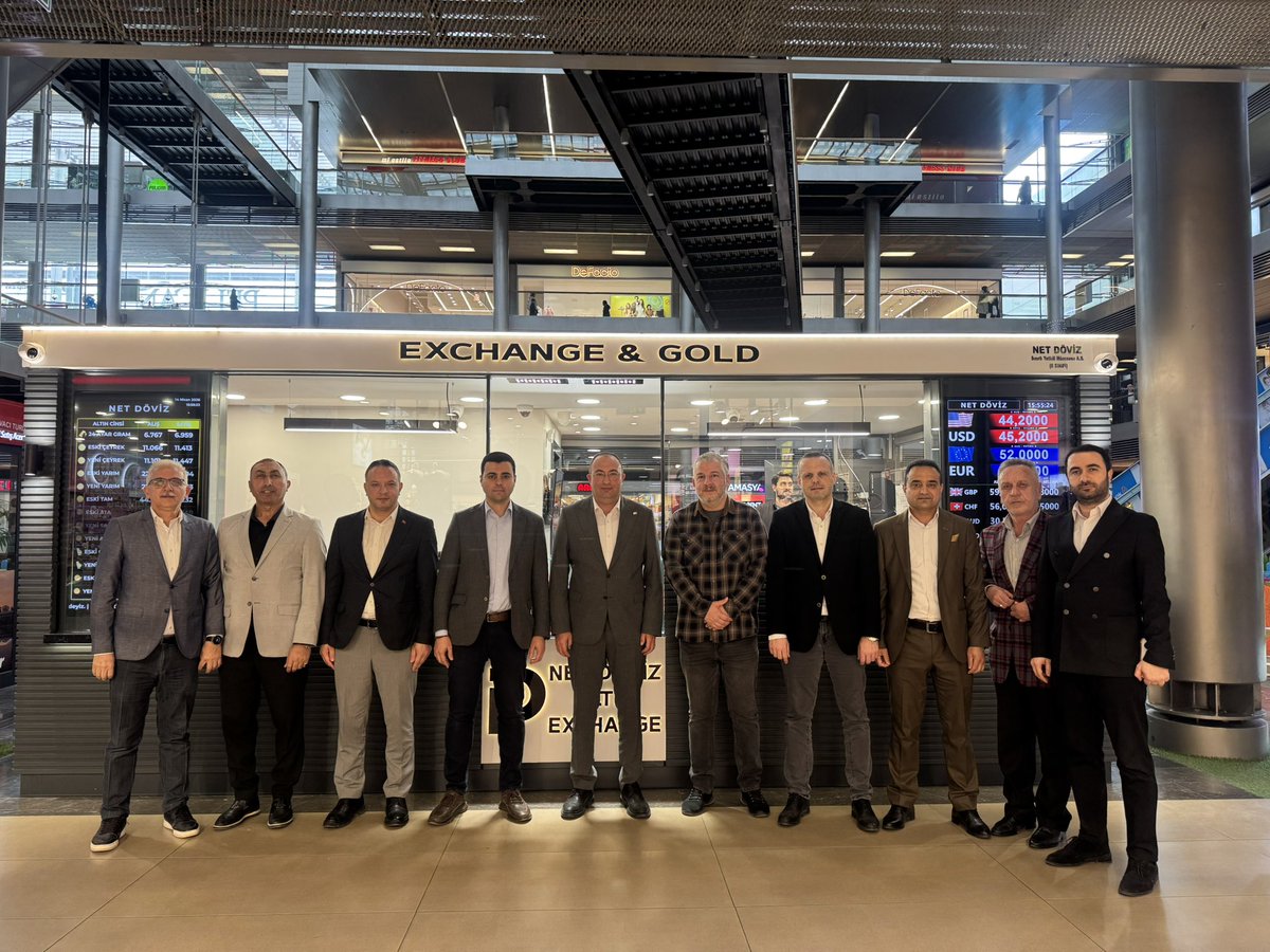 AvGurkanAksoy's tweet photo. Önceki dönem Yönetim Kurulu Üyemiz Sn. Serdar Yerlioğlu’nun açmış olduğu döviz şubesine teşkilatımızla birlikte hayırlı olsun ziyaretinde bulunduk.
 Yeni iş yerinin hayırlı ve bereketli olmasını diler, Misafirperverliği için teşekkür ederiz.

#Avcilar #Teskilat #HayirliOlsun #EsnafZiyareti