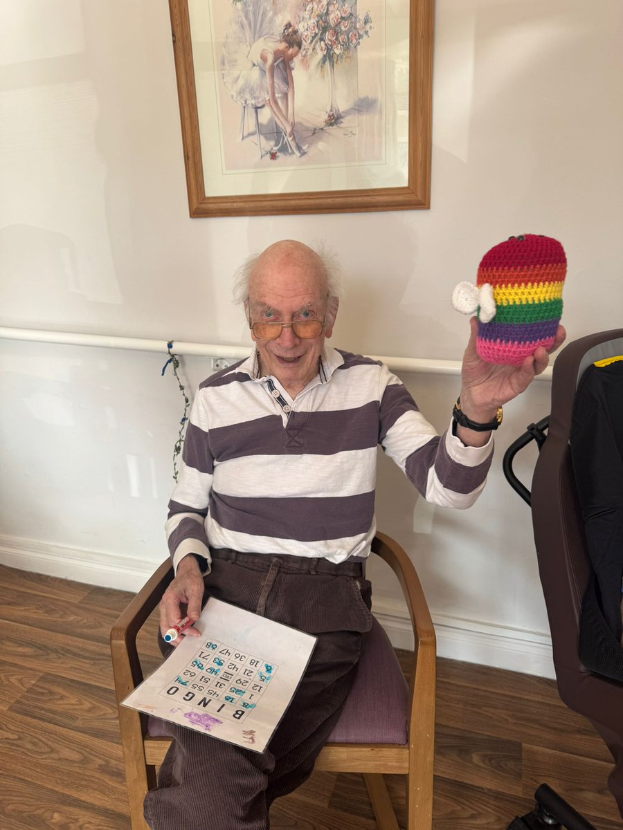 FromeNHome's tweet photo. Fresh nails catching the light by the window, a game of bingo mid-way through, and lunch taken at a steady pace. George showed off his prize, while our new pets corner is ready to explore!
Just a normal day. 🐾

#frome #somerset #adultsocialcare #dementiacare https://t.co/SZ2XR3i3Ak