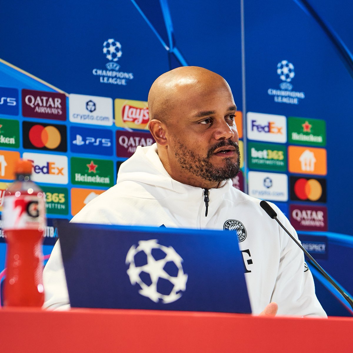 FCBayern's tweet image. 🎙| 6⃣ #Kompany zu Marie-Louise Eta, der neuen Cheftrainerin von Union Berlin: "Ich freue mich wirklich sehr! Diese Schlüsselmomente sind immer ganz leicht runterzumachen und zu sagen, es ist nur eine Trainerin wie jeder andere auch. Aber am Ende ist das doch etwas ganz