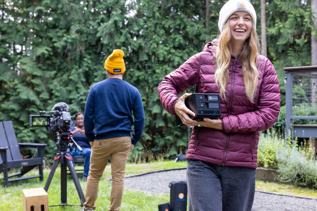 oyendigital's tweet image. Behind the scenes of something special 🎬

Proud to support a documentary about the Southern Killer Whales! josephpelegreen.com/srkw 

Powered by the Mobius 2C RAID from Oyen Digital—fast enough to edit straight off the drive, anywhere.

#Filmmaking #VideoProduction #4K #RAID