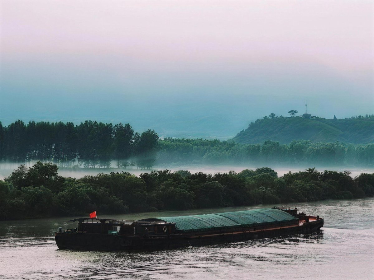 Hangzhou_CHINA's tweet image. ⛰️🚶Looking for a low-key camping escape near Hangzhou? Try Shishe Village — just 1.5 hours away, where an ancient village meets riverside camping.

Skip the crowds and camp by clear streams or under forest shade, with a 400-year-old village from the Ming and Qing dynasties right