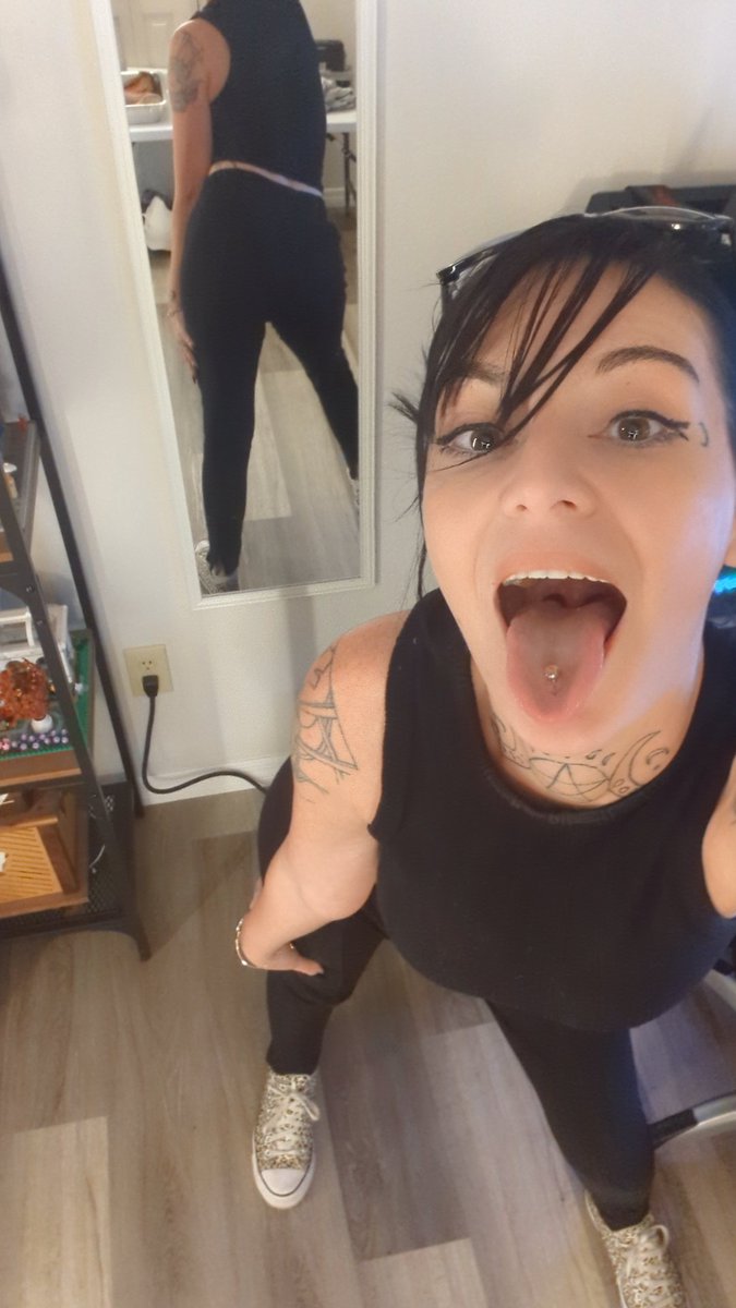 XxSkinderellxX's tweet image. Gonna go find some #toys at the mall 😜❤️‍🔥👅 #ideas #exploration.