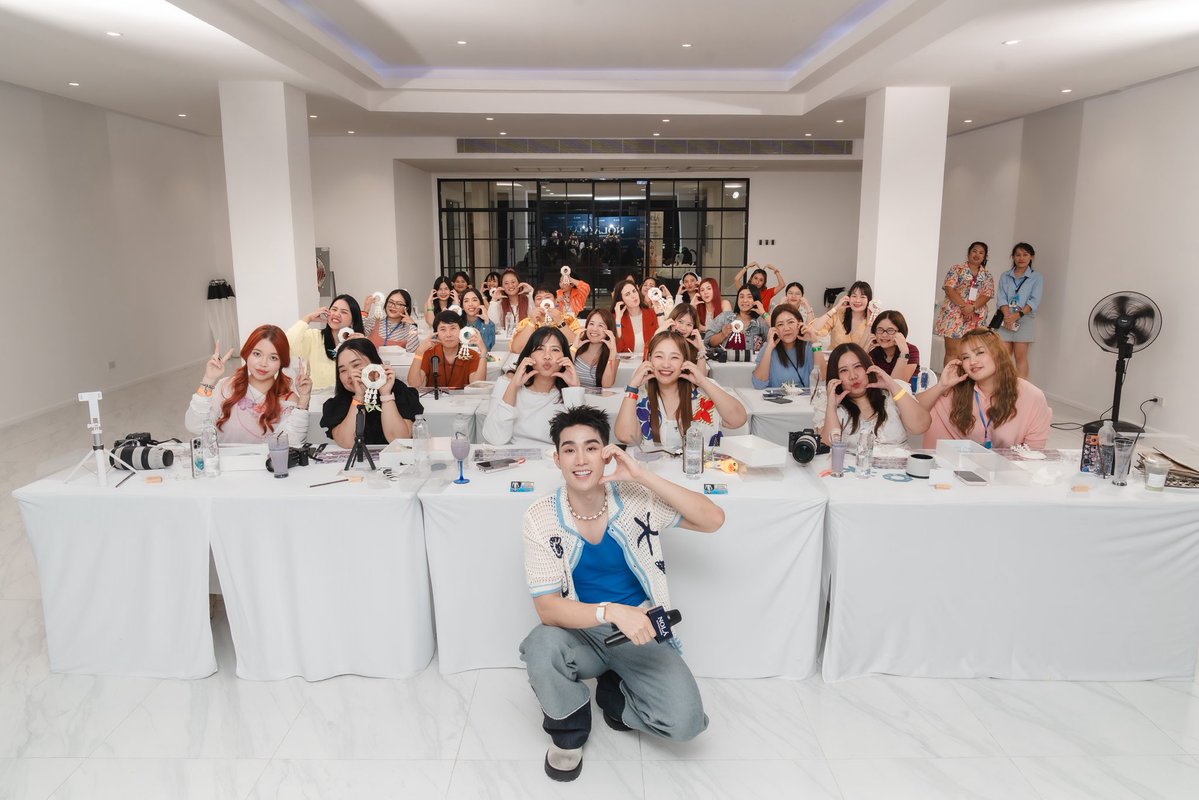 NolaSuperfoods's tweet image. 💦 NOLÁ Super Fan Summer Splash with Force 🦊🧡

พามารีแคปภาพบรรยากาศความสนุกสุดชุ่มฉ่ำ! ✨
NOLÁ Superfoods ขอขอบคุณ ฟอส Force Jiratchapong @fforcejs ที่มาร่วมสร้างสีสัน ทำให้สงกรานต์ปีนี้ขอทุกคนพิเศษและมีความหมายกว่าครั้งไหน ๆ

และที่ขาดไม่ได้... NOLÁ ขอขอบคุณชาว