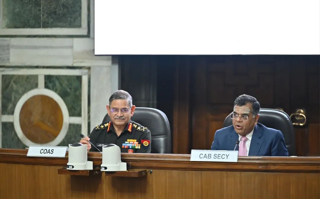adarshahgd's tweet photo. Came across this pictures of Cabinet Secretary, Dr T V Somanathan sir addressing officers in Army Commanders Conference. Felt happy that he proudly displays his Basma (Vibhuti ) on his forehead. It's fine example that even when u reach high level, doing Nityakarma is a must 🙂🙏 https://t.co/kOUaBVE5d8