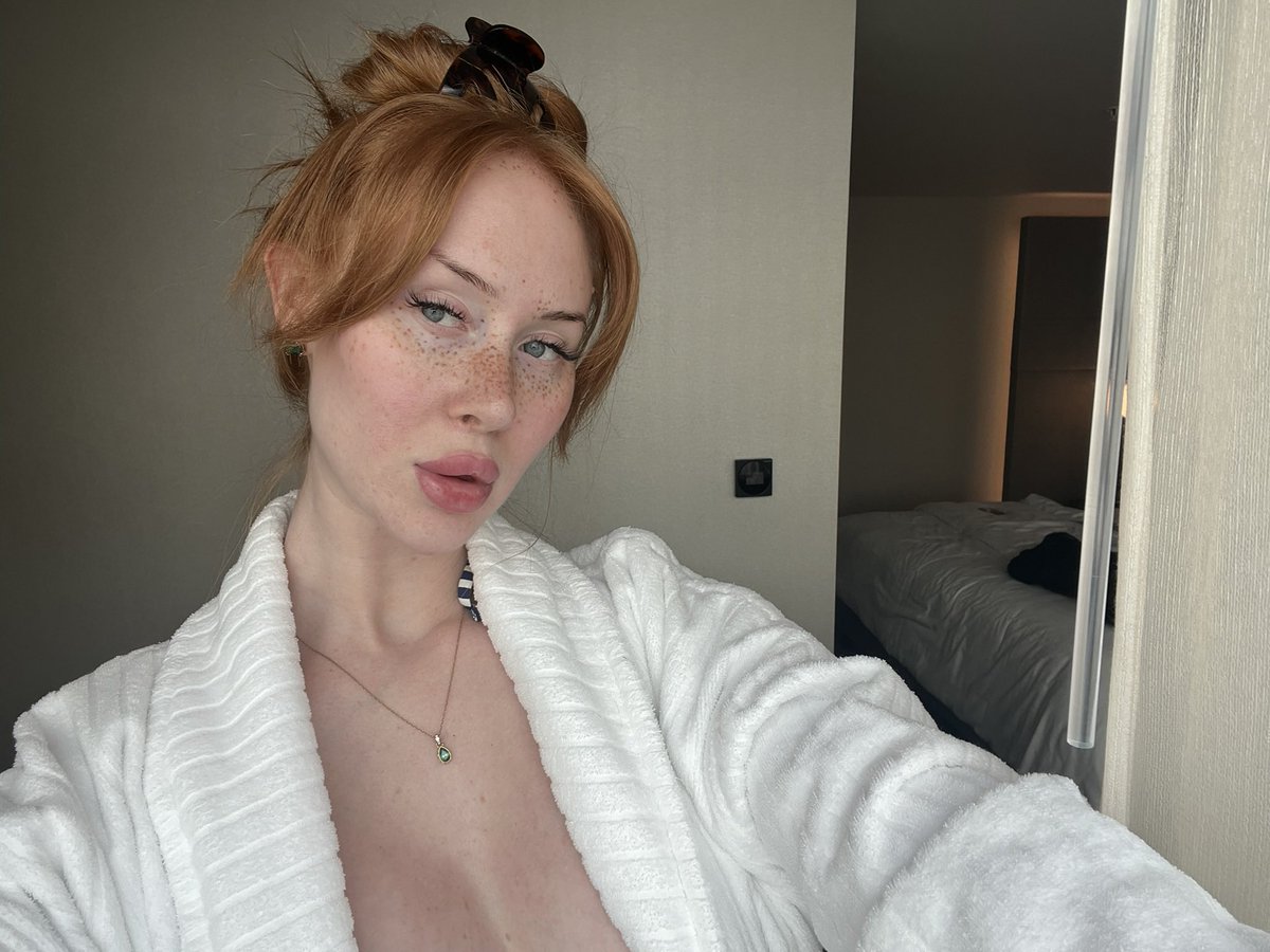 Lenina Crowne tweet media