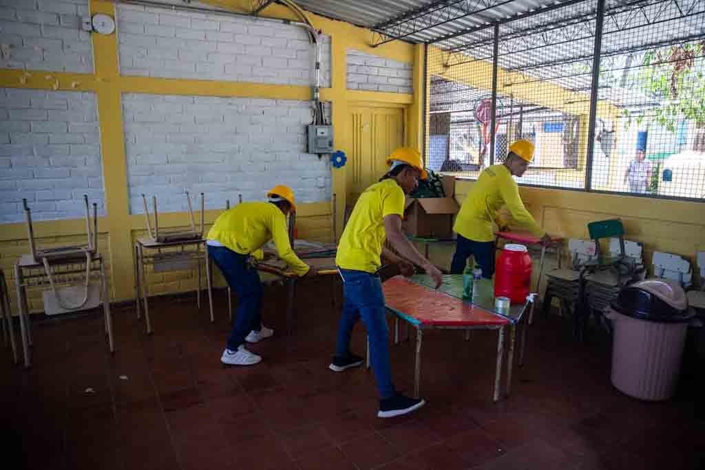 EdgardoMulatoSV's tweet photo. Invertir en nuestras escuelas es invertir en el desarrollo del país.

🏫Escuela #655
Centro Escolar Cantón San Antonio Tehuicho
San Juan Opico, La Libertad Centro

👧👦Estudiantes a beneficiar: 33
🎓Nivel educativo: Parvularia a Básica
💰Monto de inversión: $ 626 mil

🏫Escuela #656
Centro Escolar Cantón San Diego Barranca Honda
San Juan Opico, La Libertad Centro

👧👦Estudiantes a beneficiar: 38
🎓Nivel educativo: Parvularia a Básica
💰Monto de inversión: $ 575 mil