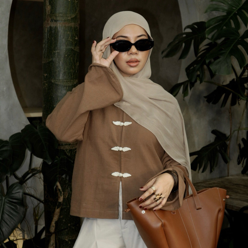 anovyarfiani's tweet photo. OUTFIT DIBAWAH 150ribu-an!!!😍😍😍

LINEN TOP😍❤️✨
Cakep dan bisa multifungsi style✨mau formal bisa✅ mau feminim juga bisaa✅ warna nya kalem dan netral jd aman bgt pake bawahan yg motif/polos. 

https://t.co/EJmsmJ21ol https://t.co/FAy0Xc09TH