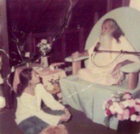 nirmalaheriza's tweet image. Yoga with a Master-Nothing like the traditional.And the Orig. Exp @IntegralYoga Tchgs w/med verified benefits w/Lgd #WoodstockGuru @SwSatchidananda. shakticom.org/products/integ… @harpersbazaarus #UCLAHealth @angelrain108 #THR #Variety #harvardmed VW: youtu.be/CdiNZEaSPlY