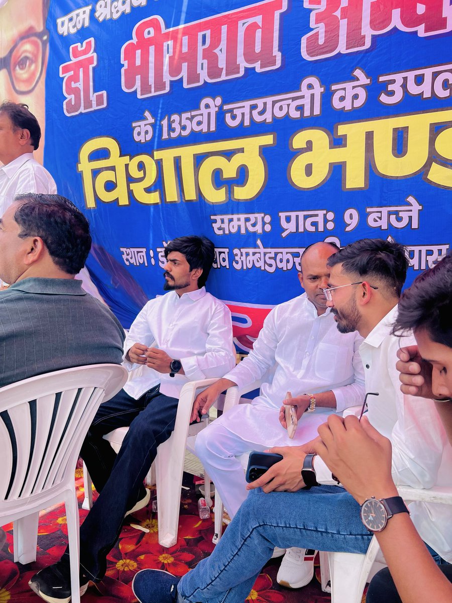 LaviPradhan's tweet photo. भारतीय संविधान के निर्माता, आधुनिक भारत के शिल्पकार एवं शोषितों, वंचितों के मसीहा ,महिलाओं के मुक्तिदाता, ज्ञान के प्रतीक, विश्व रत्न बाबा साहेब डॉ. भीमराव अम्बेडकर जी की 135 वी जयंती पर मेरठ में आयोजित कार्यक्रम स्थित प्रतिमा पर उन्हें माल्यार्पण कर विनम्र आदरांजलि अर्पित की। https://t.co/V1aOoBN09L