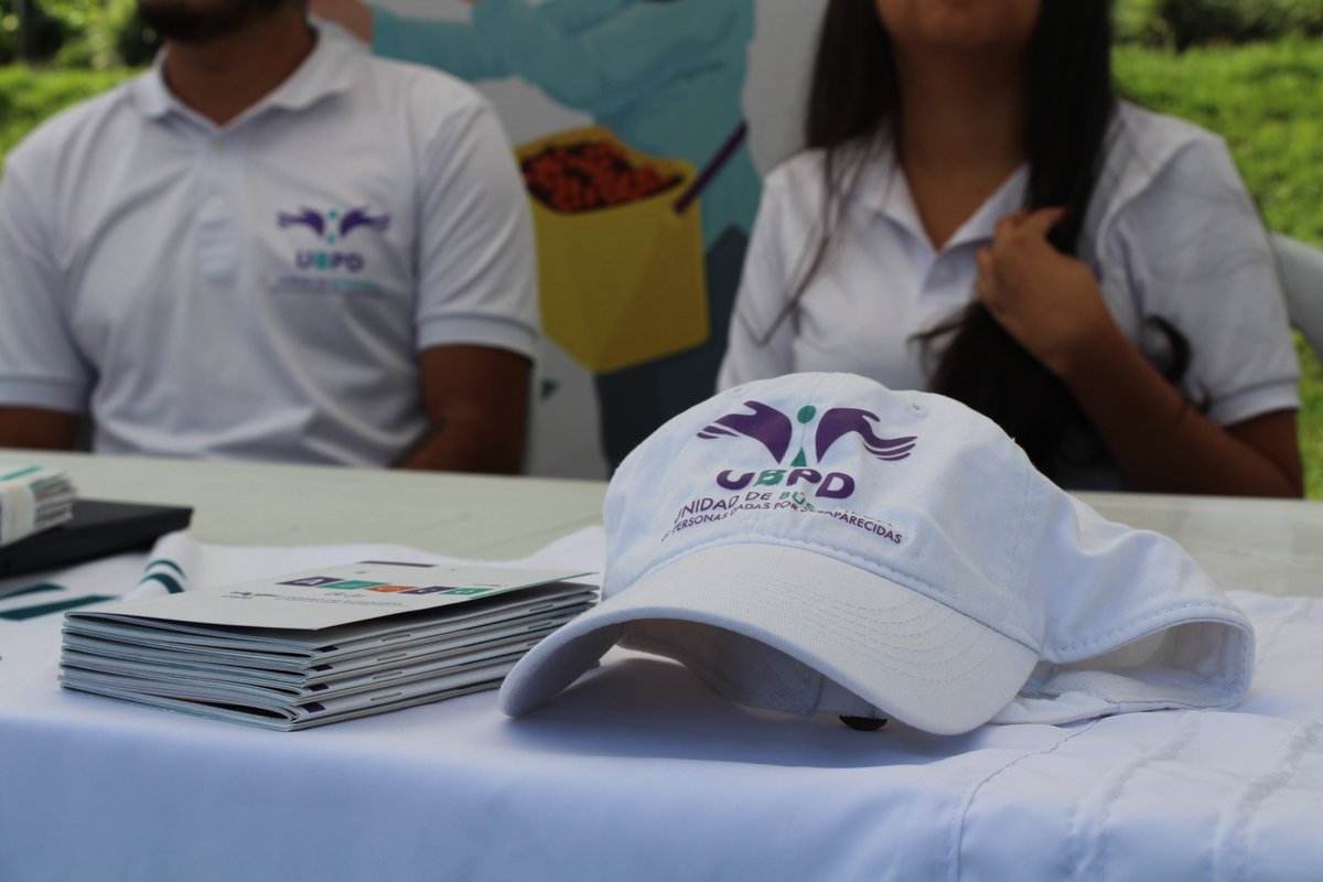 UBPDcolombia's tweet photo. 💜📸Con un balance de 2⃣ nuevas solicitudes de búsqueda cerró la participación de la #UBPDCaldas en el #9DeAbrilConLasVíctimas. El Parque Ernesto Gutiérrez de Manizales fue el escenario donde; junto con Defensoría del Pueblo, ICBF, UARIV, llegamos con nuestro mandato humanitario. https://t.co/Bl8608bKcb