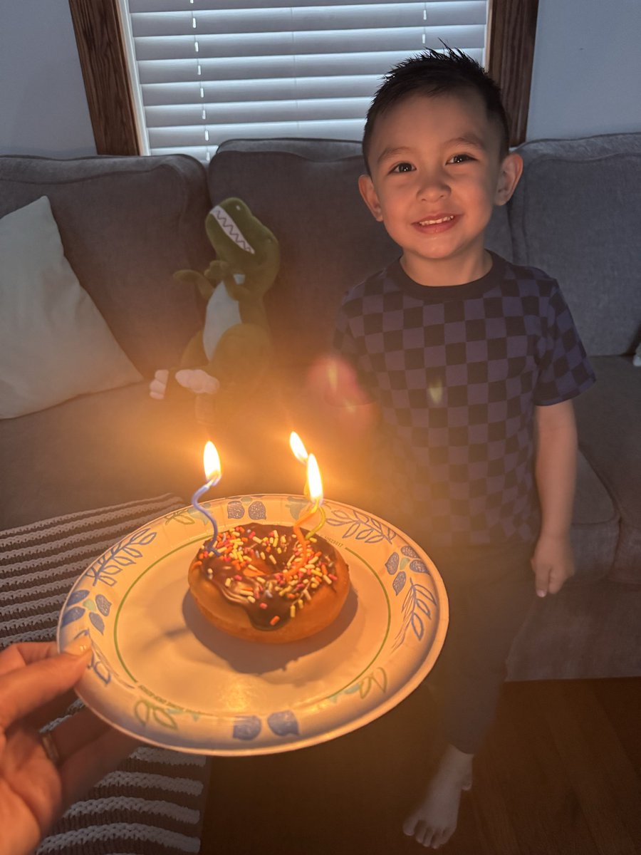 CoachRiemedio's tweet photo. Happiest Birthday to my little dude #TrippyBoy! Canβt believe you are turning the Big 3 today!
No better breakfast than a Birthday Donut!! π©π©π©π©π©π©π©π©π©
#Peanut #DonutFace https://t.co/sp8Wyst6KM