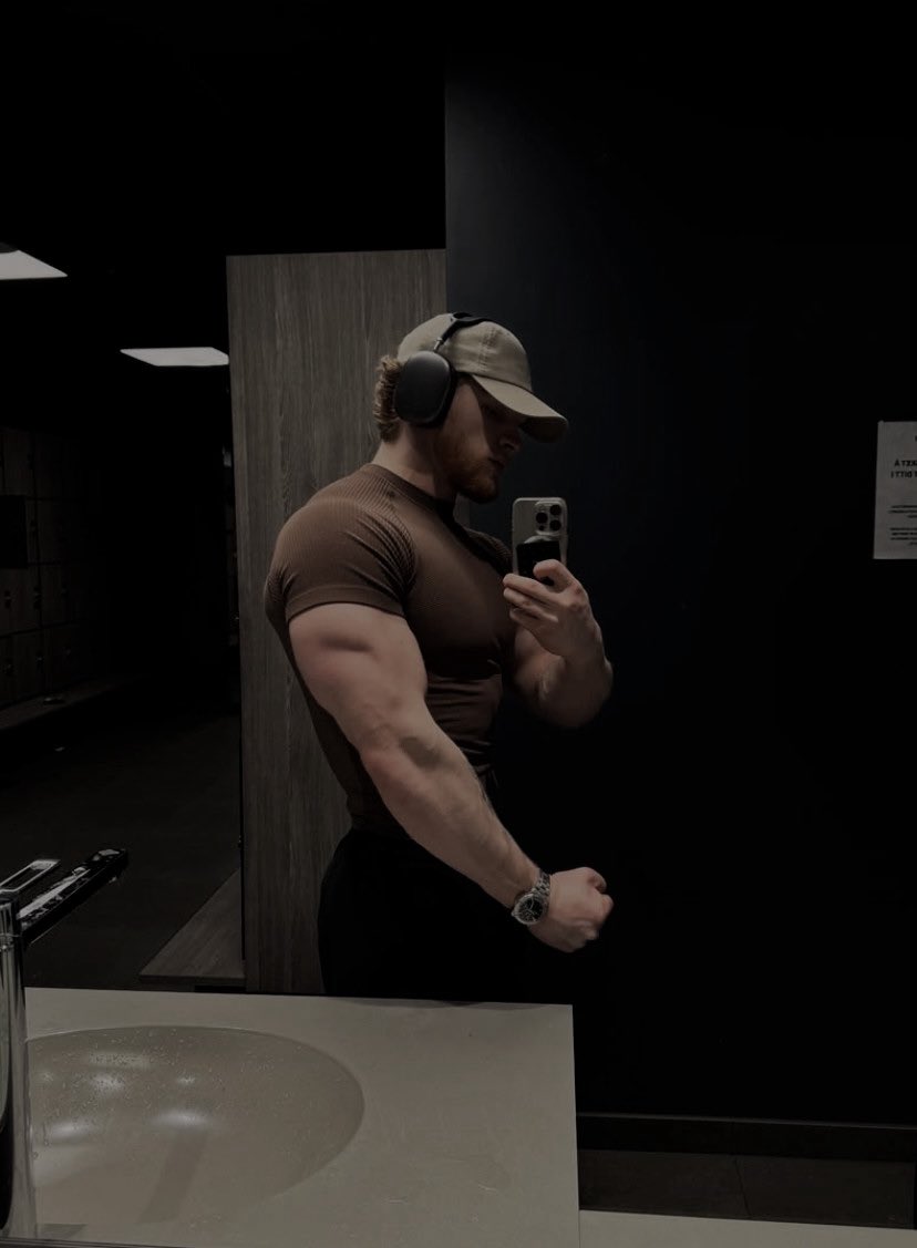 𝘖𝐑𝐈𝐎́𝐍 tweet media