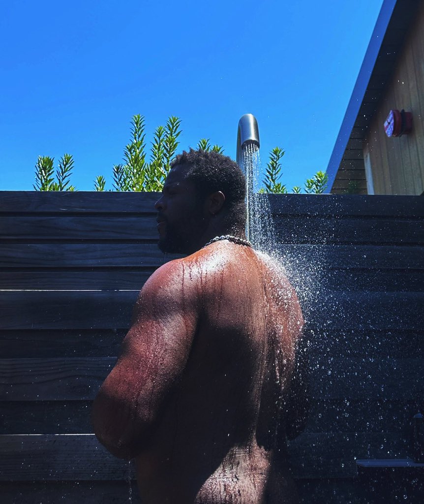 WstonDuke0's tweet photo. Napa wine country was a blast! If you go definitely check out @stanlyranch ! The outdoor showers are incredible… not to mention their on property farm. I’ll definitely be back! https://t.co/EIKF0TD6iW