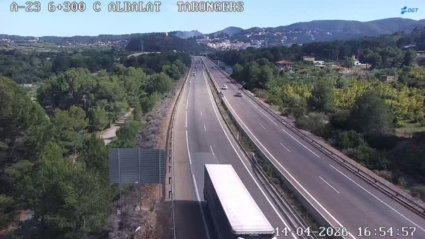 VOSTcvalenciana's tweet image. 🔥 Declarado #incendio #forestal en #Sagunto, próximo al término municipal de #Gilet. Medios de extinción movilizados. HT de seguimiento #IFSagunt 🚒